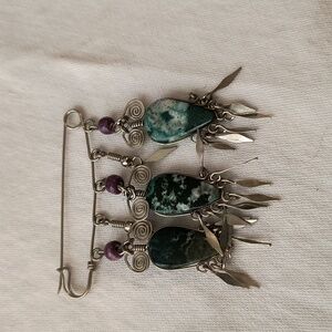 Twisted Silvertone Wire Brooch with Dangling Green Stone Accents